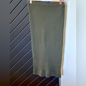 Topshop knit pencil skirt in olive color. Size 4.